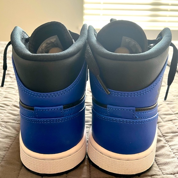 Jordan 1 Mid - Picture 5 of 6